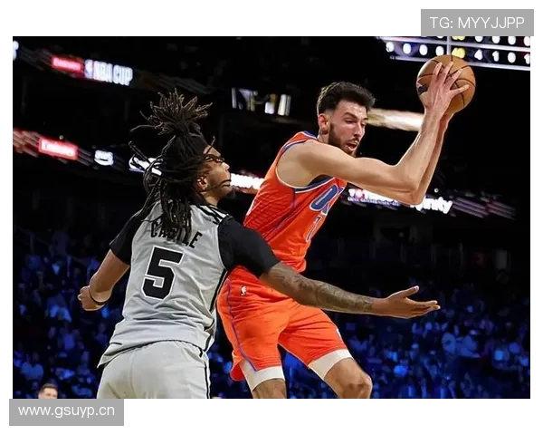 切特·霍姆格伦挡拆拉开空间提升三分命中率明显超过新秀同期水平